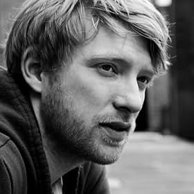 Go to Domhnall Gleeson